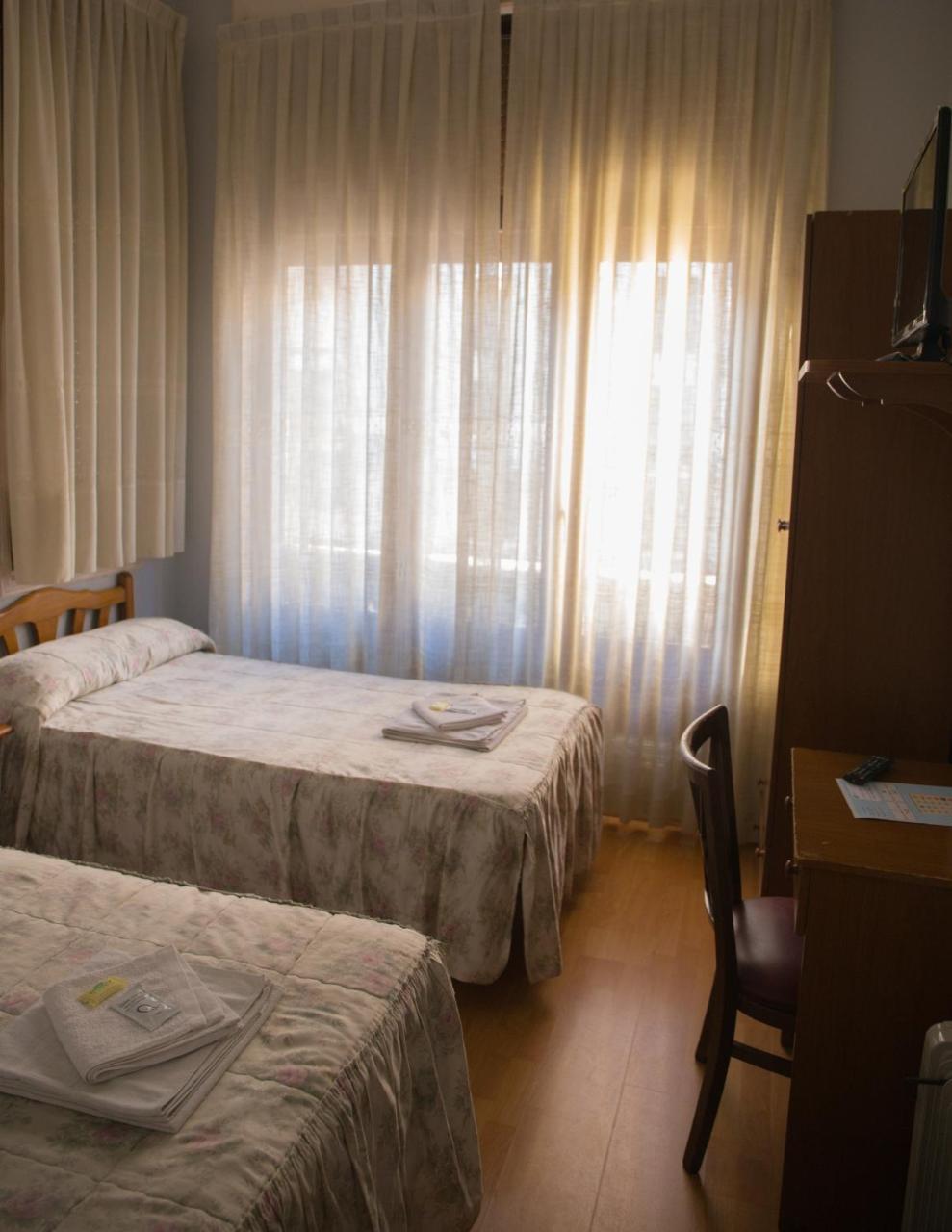 Hostal Lamalonga Hotel Madrid Kültér fotó