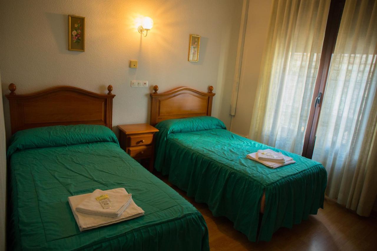 Hostal Lamalonga Hotel Madrid Kültér fotó