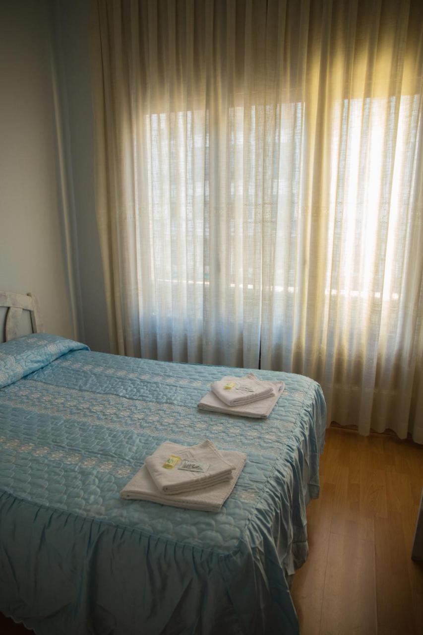 Hostal Lamalonga Hotel Madrid Kültér fotó