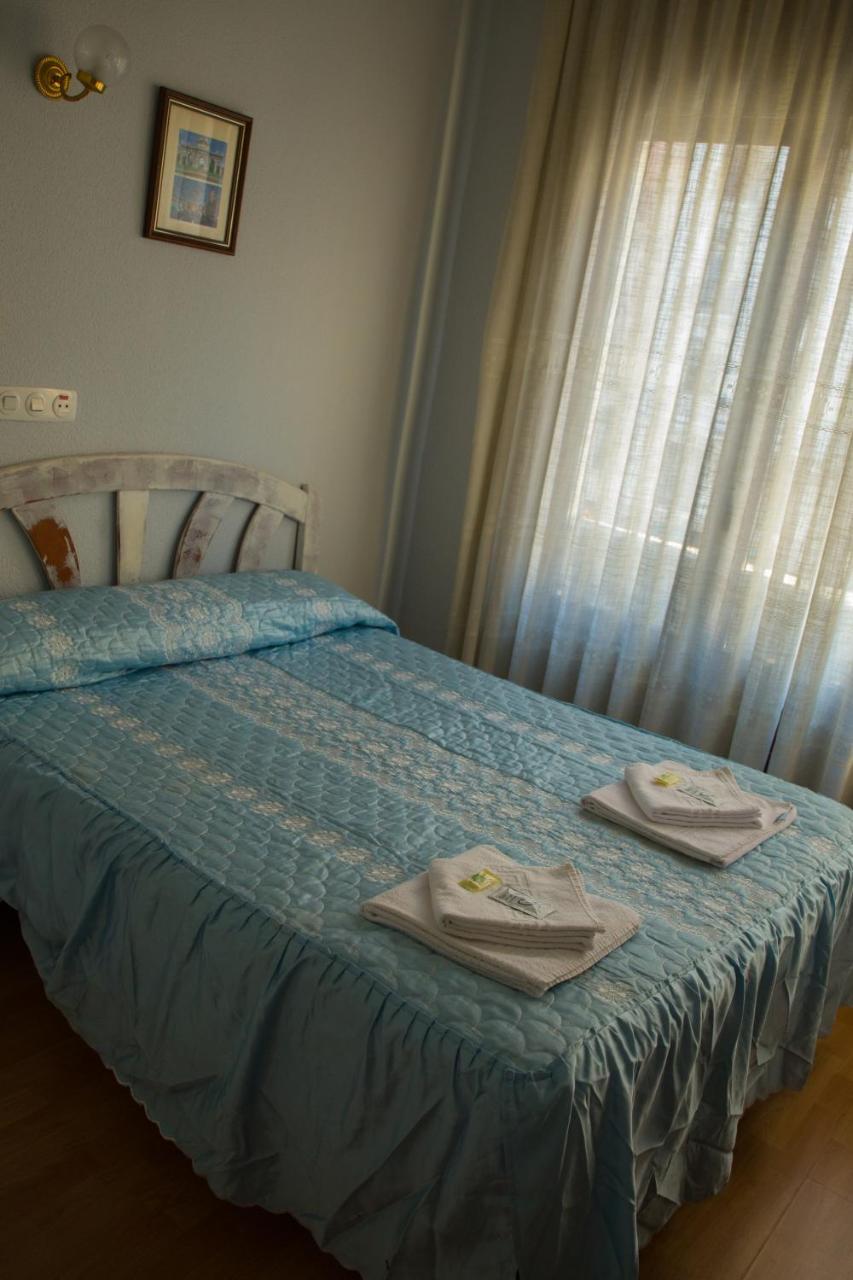 Hostal Lamalonga Hotel Madrid Kültér fotó