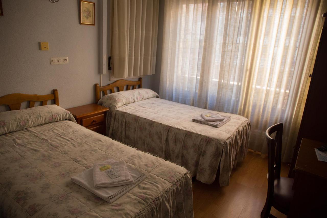Hostal Lamalonga Hotel Madrid Kültér fotó