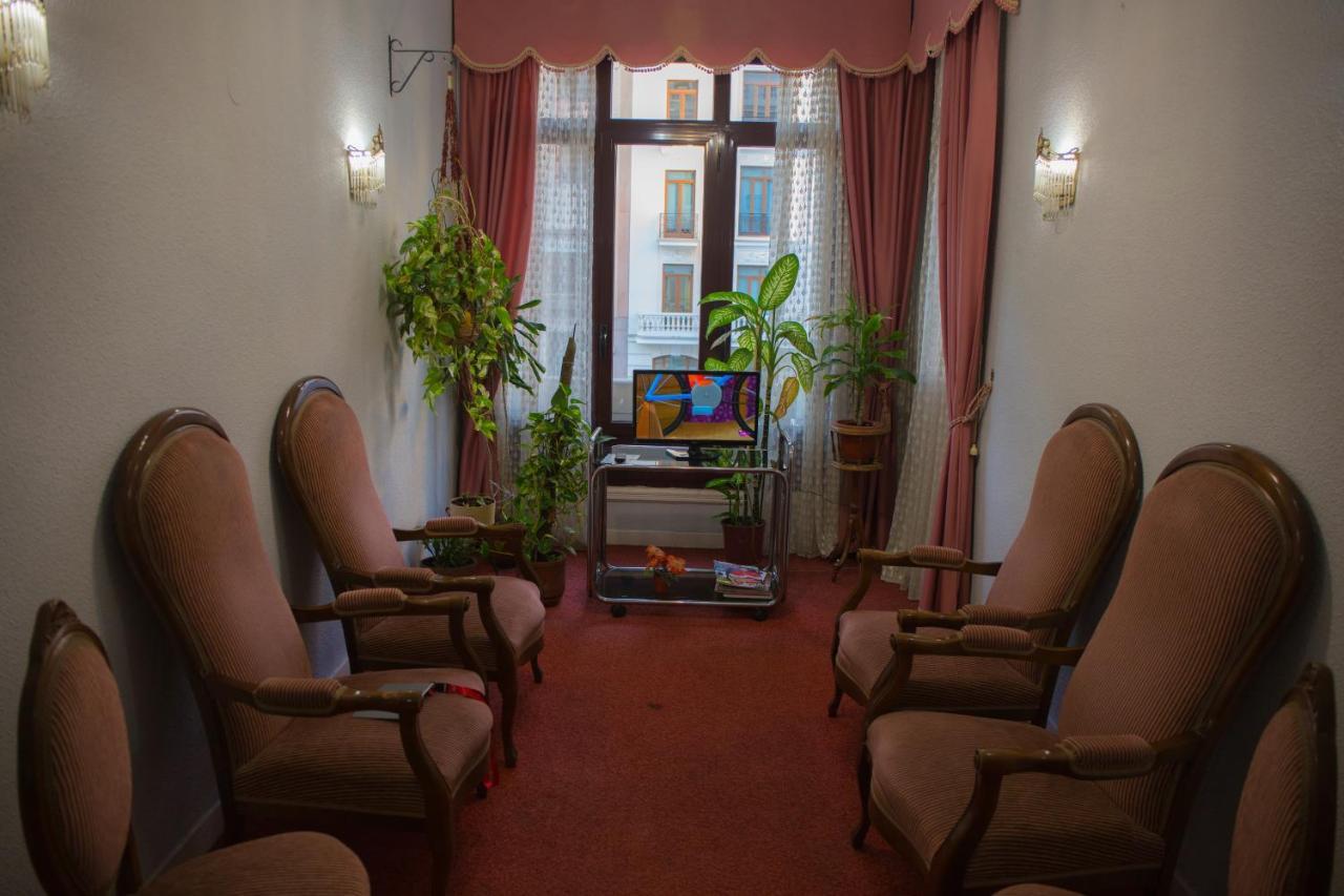 Hostal Lamalonga Hotel Madrid Kültér fotó