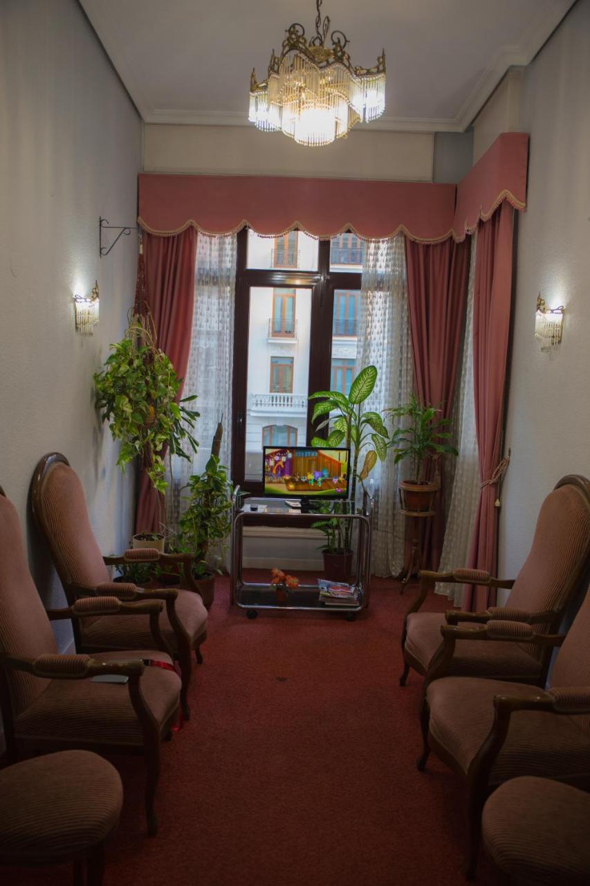 Hostal Lamalonga Hotel Madrid Kültér fotó