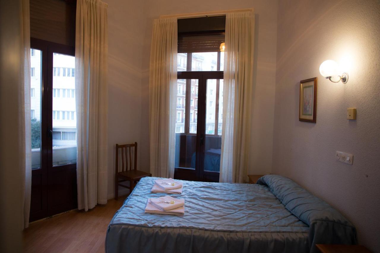 Hostal Lamalonga Hotel Madrid Kültér fotó